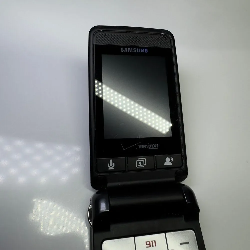 Samsung Haven Model SCHU320 Flip Phone Dark Gray